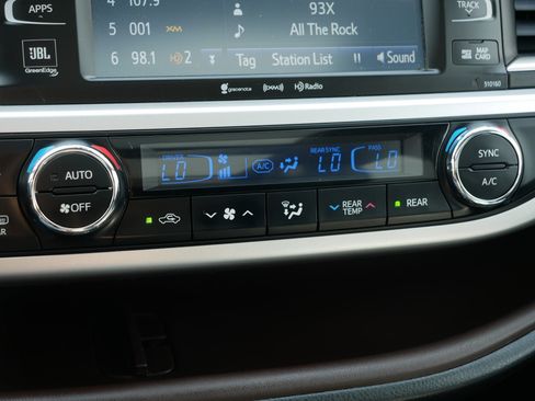 Used 2016 Toyota Highlander Limited Platinum AWD/4WD image 23