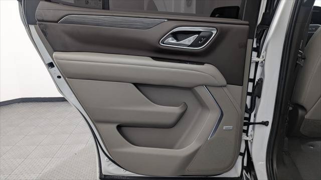Used 2021 GMC Yukon SLT w/ SLT Premium Package AWD/4WD image 16