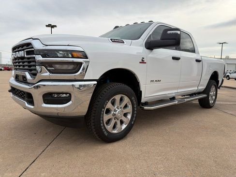 New 2026 RAM 2500 Big Horn AWD/4WD image 13