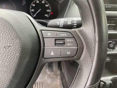 Used 2023 Honda HR-V LX image 17