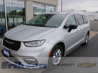 Used 2024 Chrysler Pacifica Touring-L