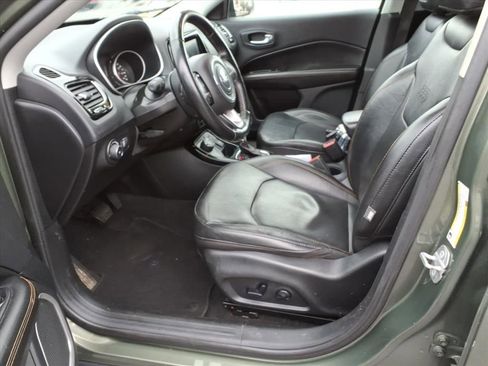 Used 2020 Jeep Compass Limited image 15