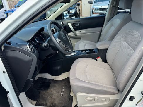 Used 2012 Nissan Rogue SV image 10