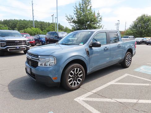Used 2024 Ford Maverick Lariat FWD image 3