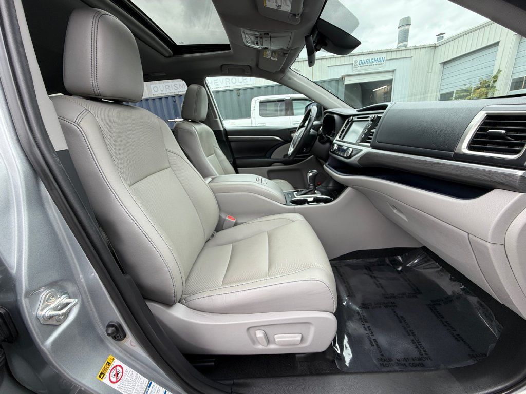 Used 2019 Toyota Highlander Limited AWD/4WD image 24