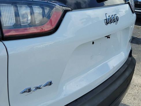 Used 2019 Jeep Cherokee Latitude Plus w/ Comfort/Convenience Group AWD/4WD image 6