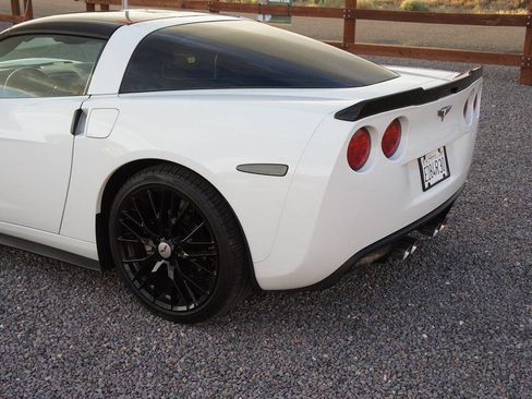 Used 2011 Chevrolet Corvette Coupe w/ 1LT RWD image 3