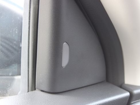 Used 2024 Nissan Kicks S FWD image 27