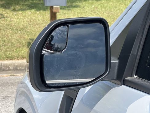 New 2025 Ford Maverick XLT w/ XLT Luxury Package FWD image 28