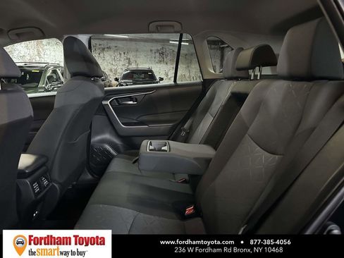 Used 2025 Toyota RAV4 XLE image 17