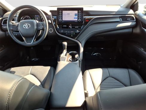 Used 2023 Toyota Camry SE image 12