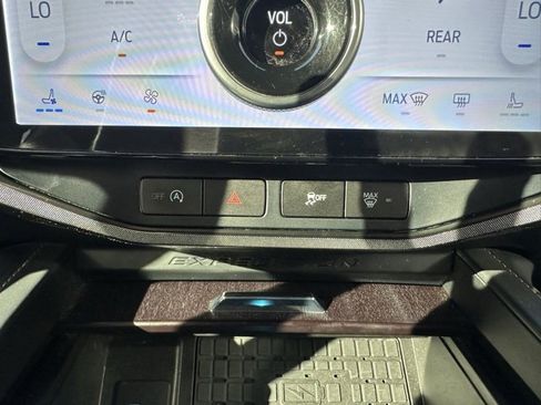 Used 2022 Ford Expedition Max Platinum image 38