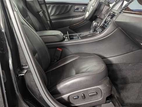 Used 2018 Ford Taurus Limited image 28