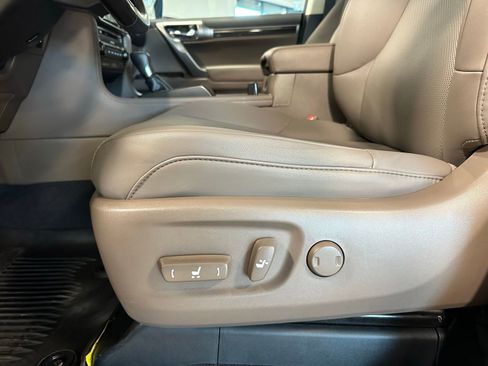 Used 2023 Lexus GX 460 Premium image 14