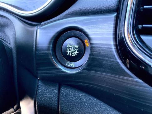 Used 2019 Jeep Grand Cherokee Altitude RWD image 31