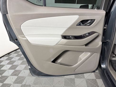 Certified 2020 Chevrolet Traverse LT FWD image 21