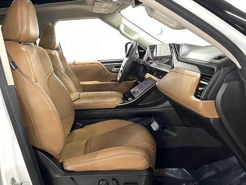 Used 2025 INFINITI QX80 Luxe image 19