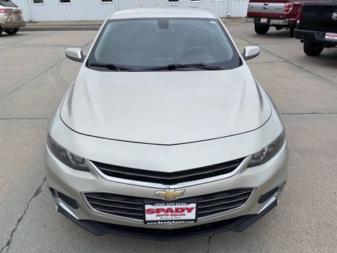 Used 2016 Chevrolet Malibu LT w/ Leather Package FWD image 3