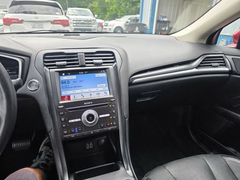Used 2019 Ford Fusion Titanium AWD/4WD image 16