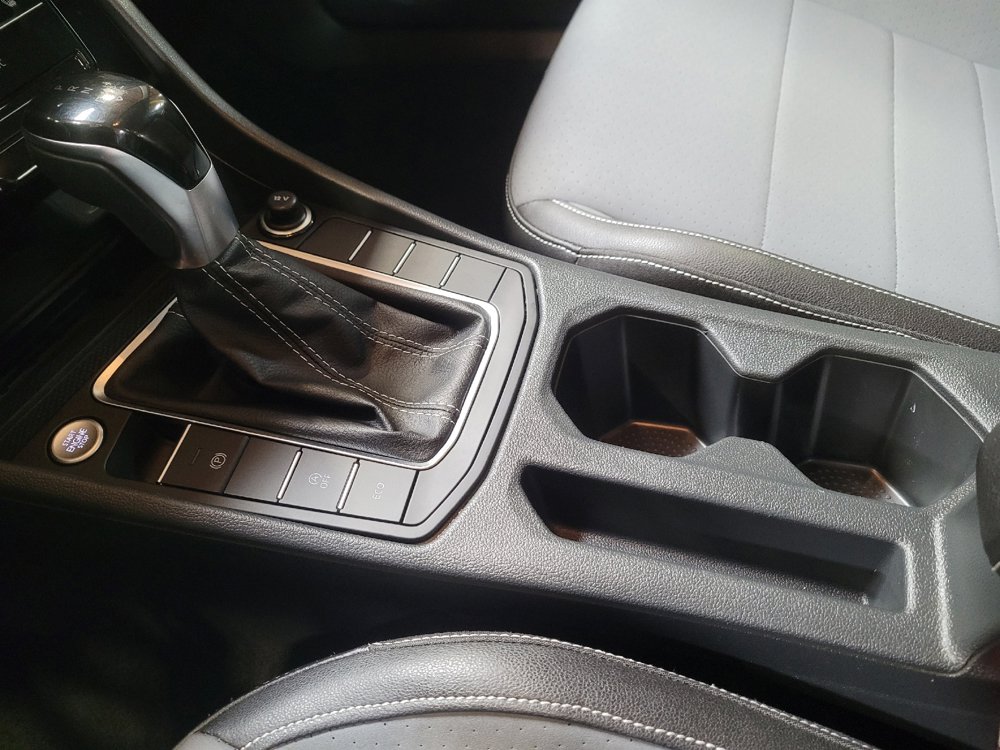 Used 2025 Volkswagen Jetta SE FWD image 26