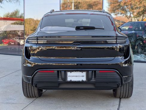 New 2025 Porsche Macan Turbo Electric image 10