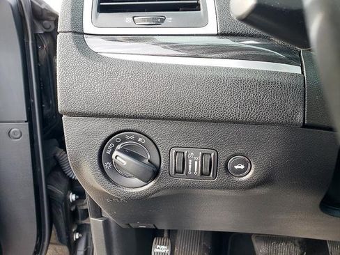 Used 2020 Chrysler 300 Touring w/ Sport Appearance Package image 13