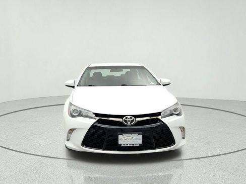 Used 2015 Toyota Camry SE FWD image 2