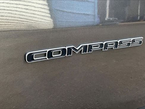 Used 2018 Jeep Compass Latitude w/ Popular Equipment Group image 10