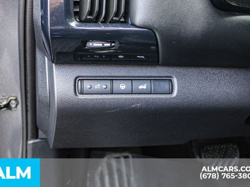 Used 2025 Nissan Pathfinder SV FWD image 32