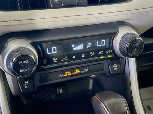 Used 2023 Toyota RAV4 XLE Premium image 16