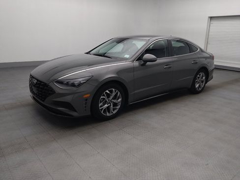 Used 2023 Hyundai Sonata SEL FWD image 2