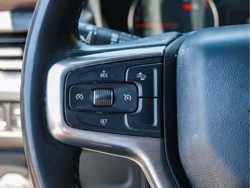 Used 2022 Chevrolet Suburban LS RWD image 14