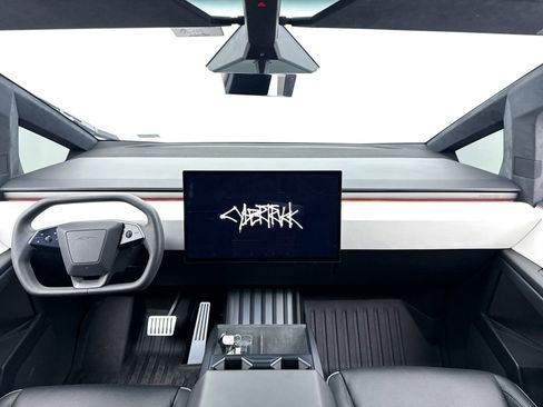 Used 2024 Tesla Cybertruck AWD Crew Cab image 18