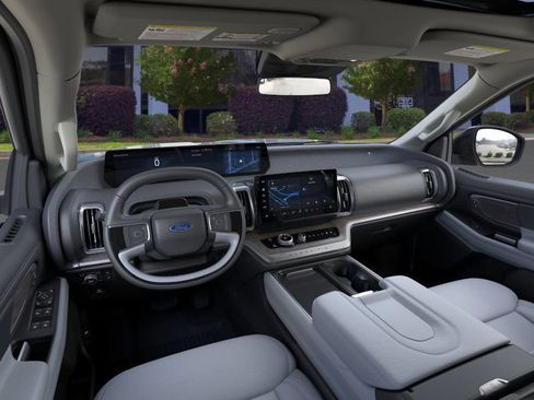New 2025 Ford Expedition Platinum w/ Platinum Ultimate Package image 32