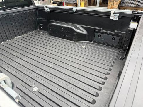 Used 2018 Toyota Tacoma SR5 image 5