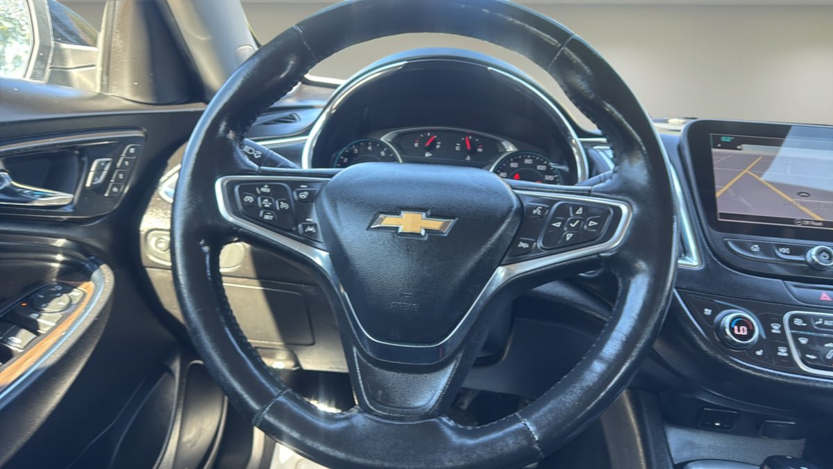 Used 2017 Chevrolet Malibu Premier w/ Premier Sun and Wheel Package FWD image 12