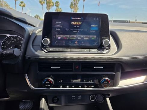 Used 2024 Nissan Rogue SV image 20