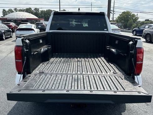 Certified 2025 Toyota Tacoma SR5 AWD/4WD image 20