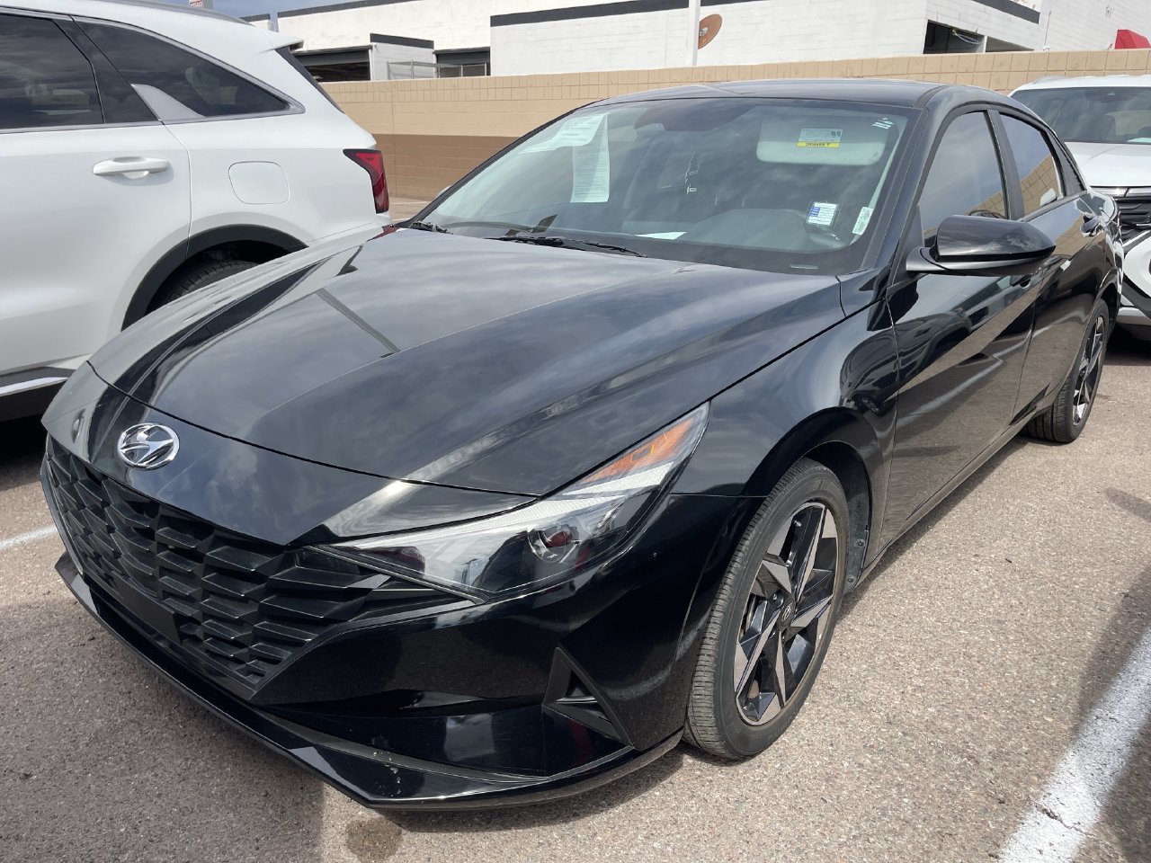 Used 2023 Hyundai Elantra SEL w/ Convenience Package FWD image 3