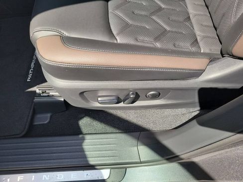 New 2026 Nissan Pathfinder Platinum w/ Cargo Package FWD image 9