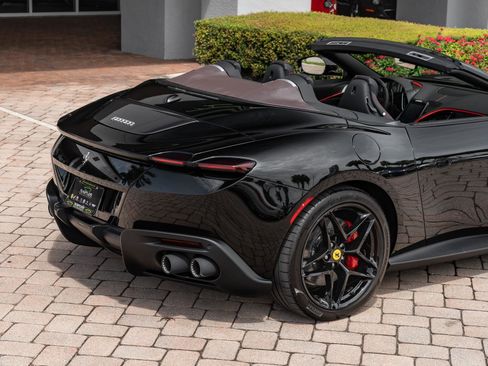 Used 2025 Ferrari Roma Spider image 5