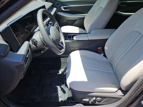Used 2025 Hyundai Sonata SEL FWD image 17