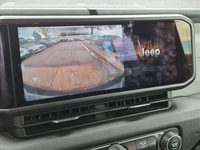 Used 2024 Jeep Wrangler Unlimited w/ Convenience Group AWD/4WD image 13