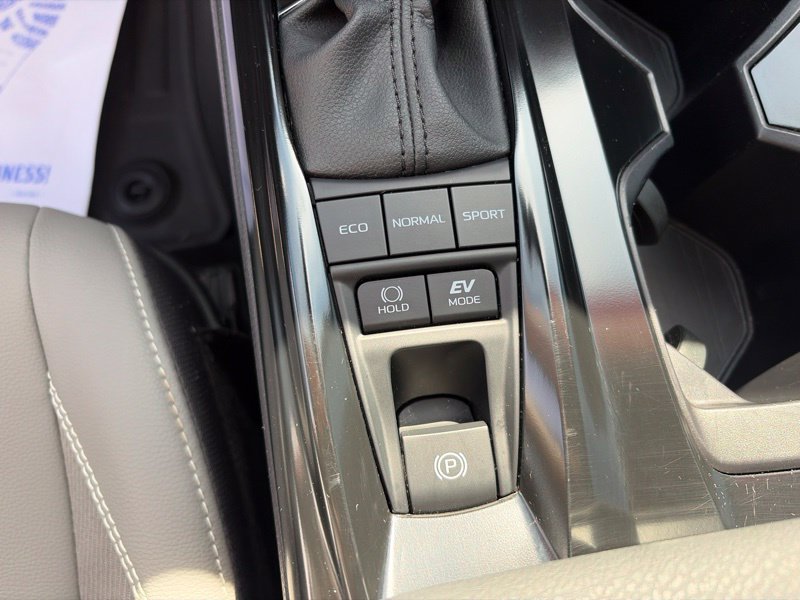 Used 2025 Toyota Camry SE w/ Convenience Package AWD/4WD image 32