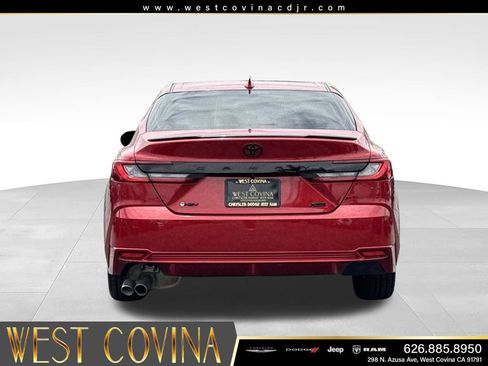 Used 2025 Toyota Camry XSE FWD image 9