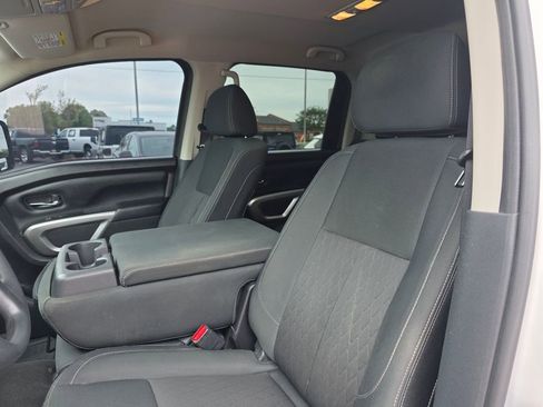 Used 2019 Nissan Titan SV AWD/4WD image 10