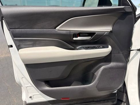 Used 2026 Toyota Grand Highlander FWD image 24