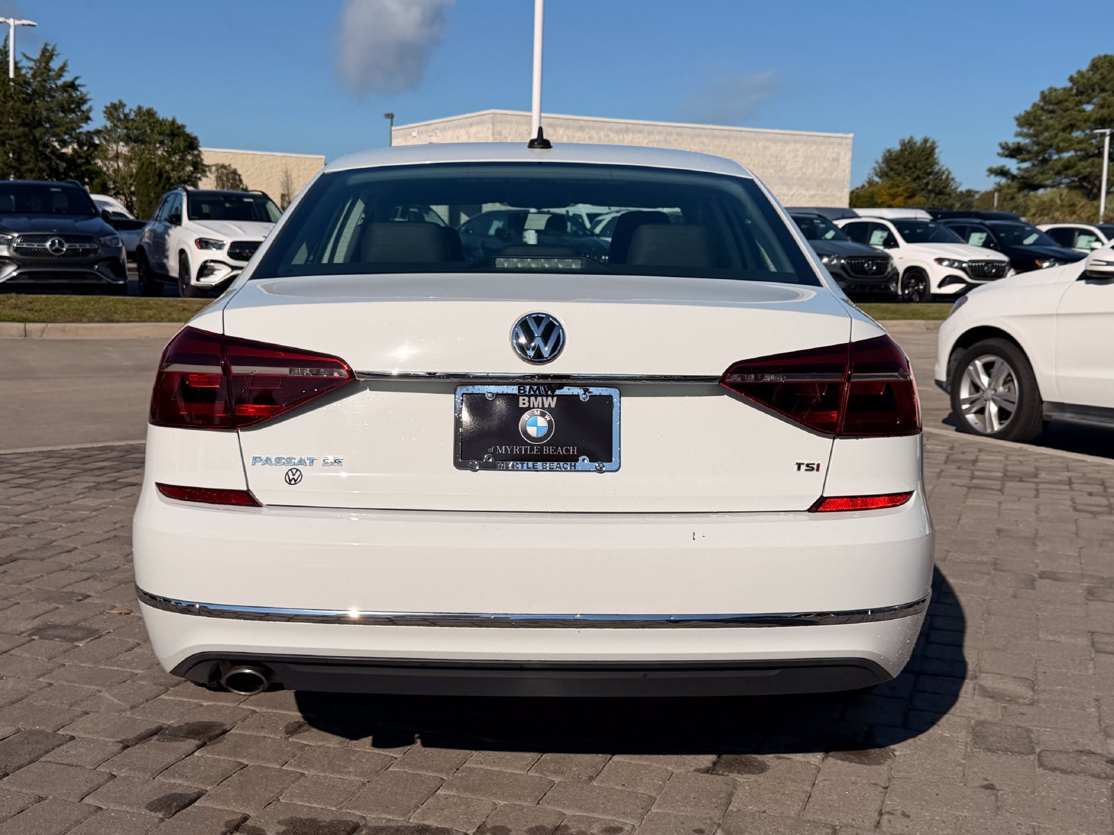 Used 2017 Volkswagen Passat 1.8T SE FWD image 9