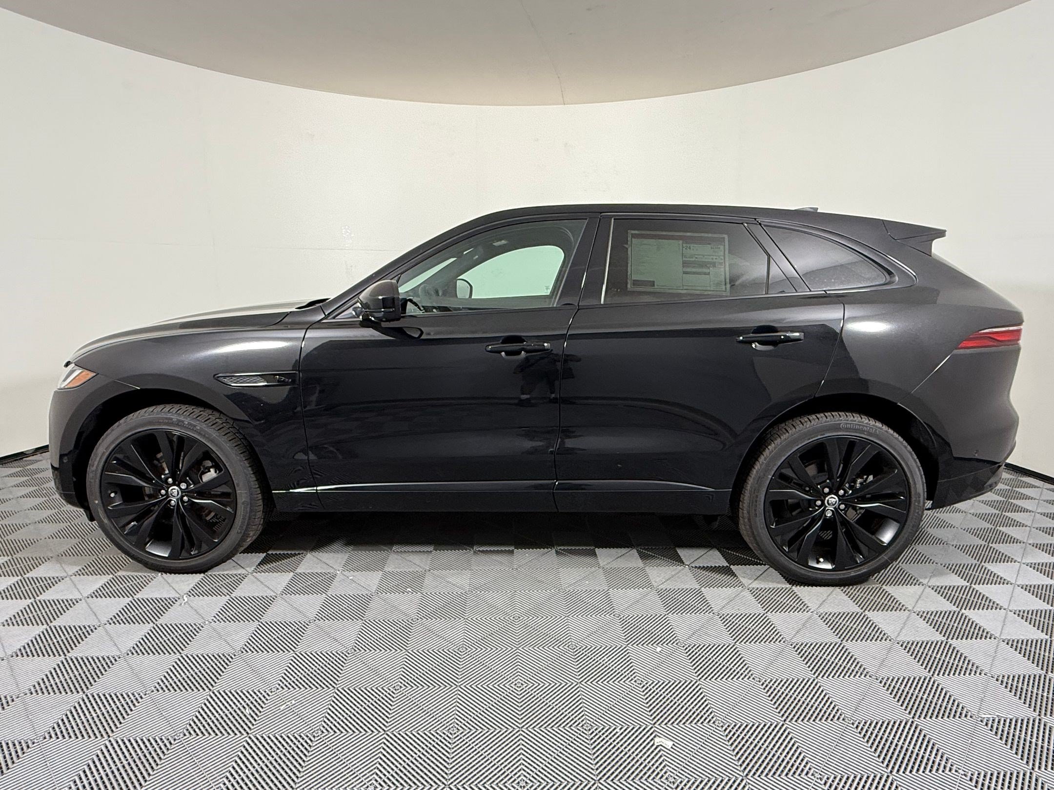New 2026 Jaguar F-PACE R-Dynamic S AWD/4WD image 2