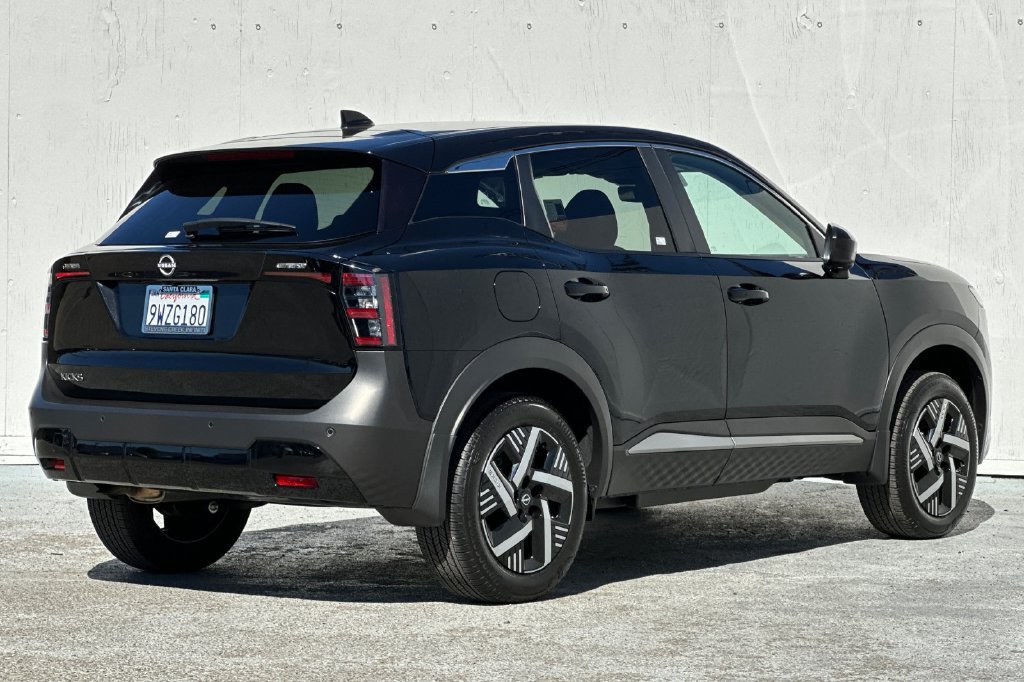 Certified 2025 Nissan Kicks SV w/ Illumination Package FWD image 3
